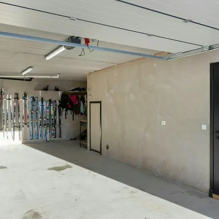 Midt I Alpinanlegget Pa Ferienhaus